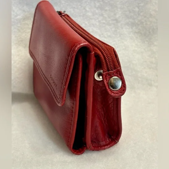 Fossil Vintage Red Leather Trifold ID Wallet - Picture 9 of 16